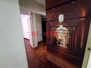 Se Vende Acogedor Duplex C/Estacionamiento En Calle Tranquila, Urb. Los Gladiolos Pueblo Libre