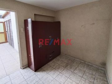 Se Vende Acogedor Duplex C/Estacionamiento En Calle Tranquila, Urb. Los Gladiolos Pueblo Libre