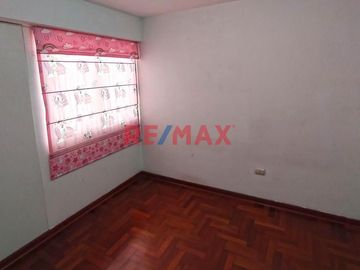 Se Vende Acogedor Duplex C/Estacionamiento En Calle Tranquila, Urb. Los Gladiolos Pueblo Libre