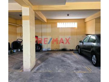 Se Vende Acogedor Duplex C/Estacionamiento En Calle Tranquila, Urb. Los Gladiolos Pueblo Libre