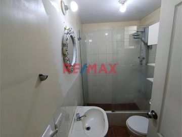 Se Vende Acogedor Duplex C/Estacionamiento En Calle Tranquila, Urb. Los Gladiolos Pueblo Libre