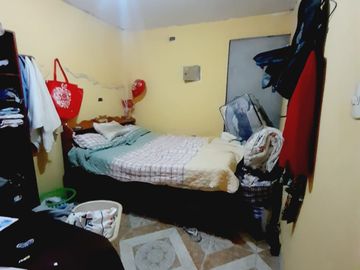 Venta Casa Frente Al Instituto Seoane A Pocas Cuadras De La Estacion Bayobar Del Tren Electrico
