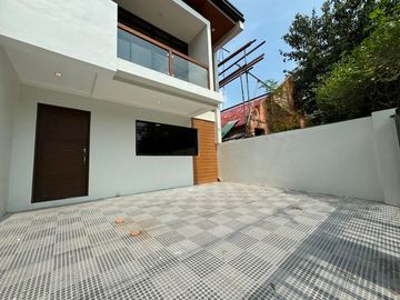 Newly Built Modern Duplex House and Lot For Sale In BF Resort Village Las Piñas City