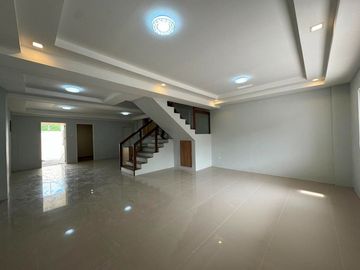 Newly Built Modern Duplex House and Lot For Sale In BF Resort Village Las Piñas City