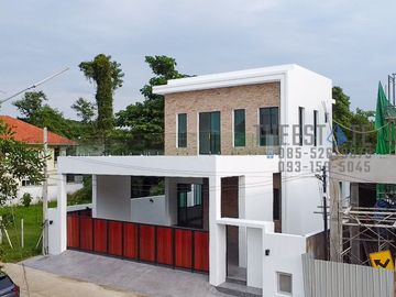 New Modern 4 Bed House with Private Pool in Pa Daet Chiang Mai for Sale