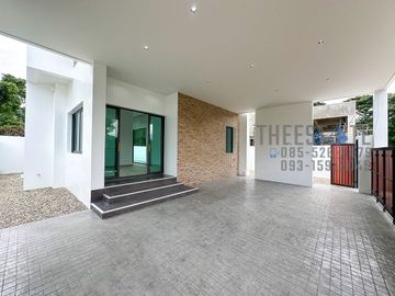 New Modern 4 Bed House with Private Pool in Pa Daet Chiang Mai for Sale