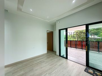 New Modern 4 Bed House with Private Pool in Pa Daet Chiang Mai for Sale