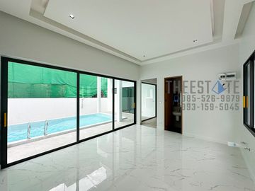 New Modern 4 Bed House with Private Pool in Pa Daet Chiang Mai for Sale