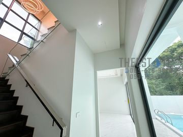 New Modern 4 Bed House with Private Pool in Pa Daet Chiang Mai for Sale