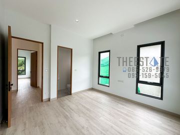 New Modern 4 Bed House with Private Pool in Pa Daet Chiang Mai for Sale