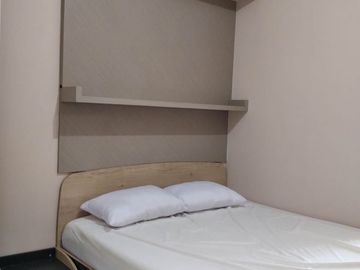 SEWA TAHUNAN 2BR APARTEMEN FURNISHED LENGKAP SIAP HUNI BENSON TOWER