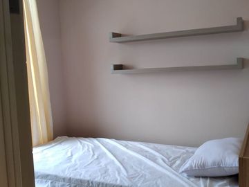 SEWA TAHUNAN 2BR APARTEMEN FURNISHED LENGKAP SIAP HUNI BENSON TOWER