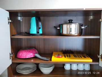 SEWA TAHUNAN 2BR APARTEMEN FURNISHED LENGKAP SIAP HUNI BENSON TOWER