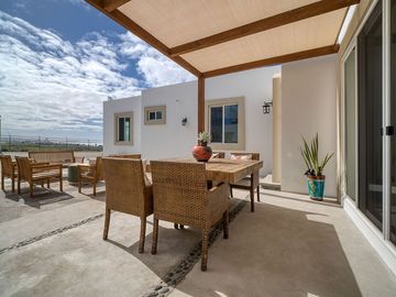 Casa moderna con vista al mar y cerca de la Playa en Villas Punta Piedra, Ensenada