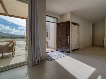 Casa moderna con vista al mar y cerca de la Playa en Villas Punta Piedra, Ensenada