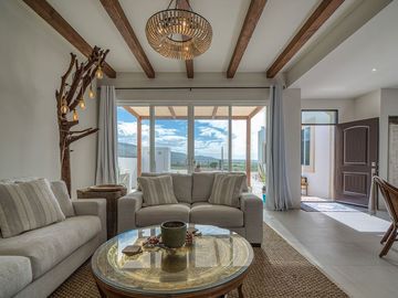 Casa moderna con vista al mar y cerca de la Playa en Villas Punta Piedra, Ensenada