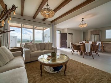 Casa moderna con vista al mar y cerca de la Playa en Villas Punta Piedra, Ensenada