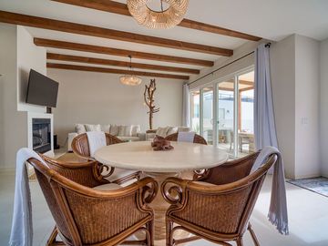 Casa moderna con vista al mar y cerca de la Playa en Villas Punta Piedra, Ensenada