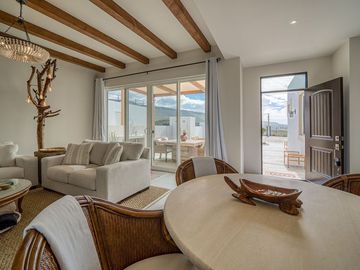 Casa moderna con vista al mar y cerca de la Playa en Villas Punta Piedra, Ensenada