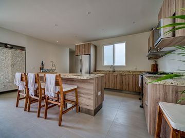 Casa moderna con vista al mar y cerca de la Playa en Villas Punta Piedra, Ensenada