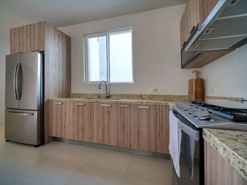Casa moderna con vista al mar y cerca de la Playa en Villas Punta Piedra, Ensenada
