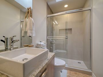 Casa moderna con vista al mar y cerca de la Playa en Villas Punta Piedra, Ensenada