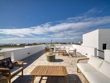 Casa moderna con vista al mar y cerca de la Playa en Villas Punta Piedra, Ensenada