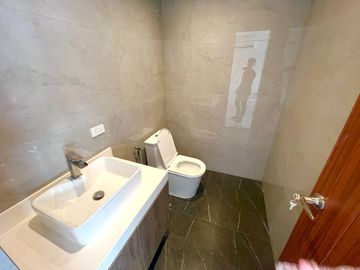 BRAND NEW STUNNING 3 STOREY TRIPLEX HOUSE AND LOT FOR SALE IN PARANAQUE CITY