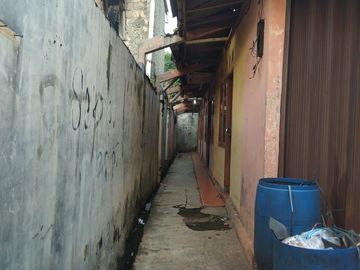Dijual Rumah Kontrakan di Lengkong Gudang Tangerang Selatan depan Giri loka 3 samping sekolah al Azhar BSD City Lokasi Strategis Harga Murah