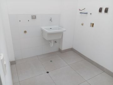 VENTA DE DUPLEX DE ESTRENO, 6TO PISO, 142.75 M2, 3 DORMITORIOS, 3 BAÑOS, TERRAZA, CO-WORKING