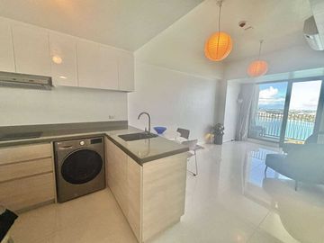 FOR SALE - 1BR WITH SEAVIEW BALCONY IN MANDANI BAY, MANDAUE CEBU. READY FOR OCCUPANCY.