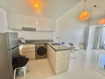 FOR SALE - 1BR WITH SEAVIEW BALCONY IN MANDANI BAY, MANDAUE CEBU. READY FOR OCCUPANCY.