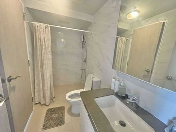 FOR SALE - 1BR WITH SEAVIEW BALCONY IN MANDANI BAY, MANDAUE CEBU. READY FOR OCCUPANCY.