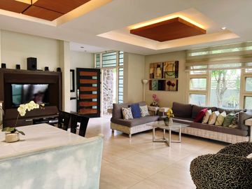 CORNER BUNGALOW HOUSE FOR SALE LOCATED AT CITY OF SAN FERNANDO NEAR VISTA MALL, PAMPANGA