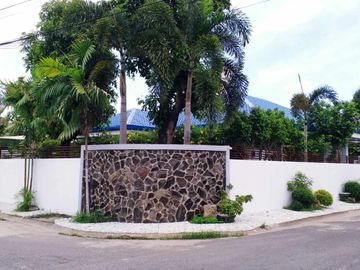 CORNER BUNGALOW HOUSE FOR SALE LOCATED AT CITY OF SAN FERNANDO NEAR VISTA MALL, PAMPANGA