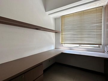 FOR RENT APARTEMEN 2BR SUPER LUAS WATERPLACE RESIDENCE SURABAYA BARAT