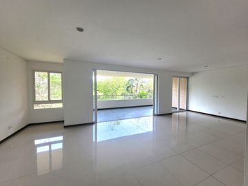 SE VENDE AMPLIO Y HERMOSO APTO UBICADO EN PANCE