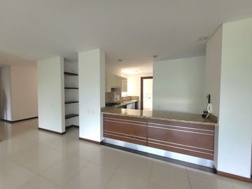 SE VENDE AMPLIO Y HERMOSO APTO UBICADO EN PANCE