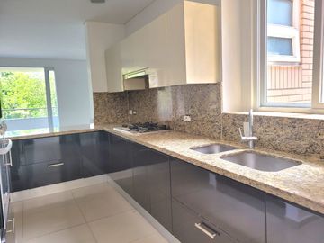 SE VENDE AMPLIO Y HERMOSO APTO UBICADO EN PANCE