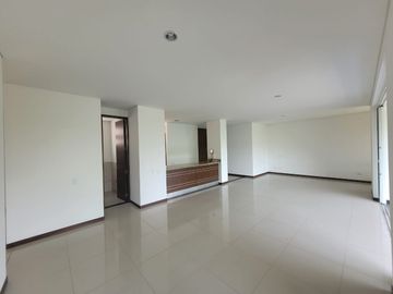 SE VENDE AMPLIO Y HERMOSO APTO UBICADO EN PANCE