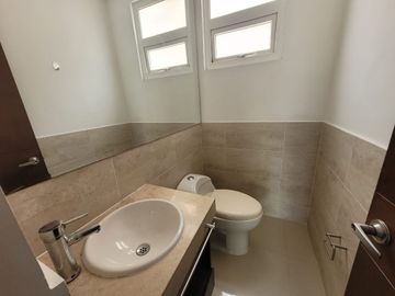 SE VENDE AMPLIO Y HERMOSO APTO UBICADO EN PANCE