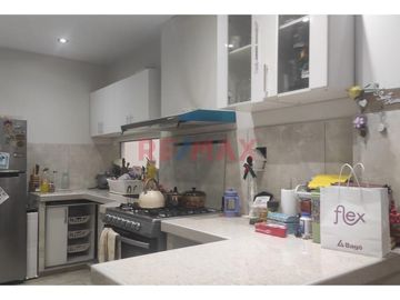 1109685 **Hermosa Casa De 2 Pisos Remodelada En Los Lirios De Naranjal, San Martín De Porres**