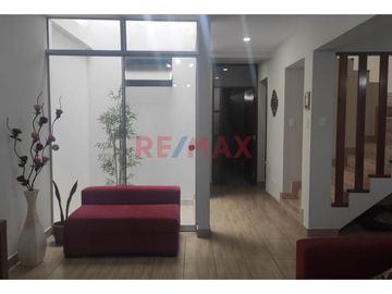 1109685 **Hermosa Casa De 2 Pisos Remodelada En Los Lirios De Naranjal, San Martín De Porres**