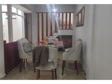 1109685 **Hermosa Casa De 2 Pisos Remodelada En Los Lirios De Naranjal, San Martín De Porres**