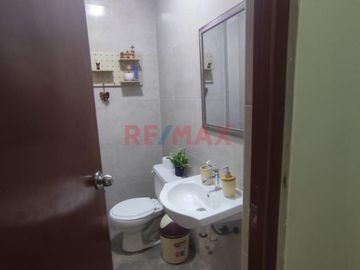 1109685 **Hermosa Casa De 2 Pisos Remodelada En Los Lirios De Naranjal, San Martín De Porres**