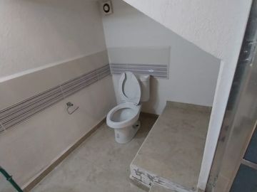 EXCELENTE PROPIEDAD CON GRANDES ESPACIOS