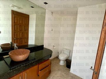 Casa en venta Col Capistrano, a 50 m de parque, Barrio Tampiquito, en San Pedro; a 2min d Av. A. Reyes, Calzada Rosario, Vasconcelos y Lomas del Valle