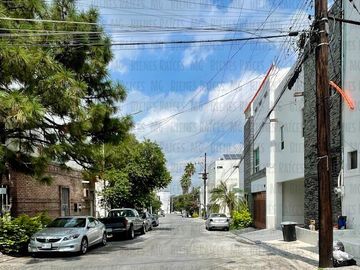 Casa en venta Col Capistrano, a 50 m de parque, Barrio Tampiquito, en San Pedro; a 2min d Av. A. Reyes, Calzada Rosario, Vasconcelos y Lomas del Valle