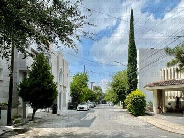 Casa en venta Col Capistrano, a 50 m de parque, Barrio Tampiquito, en San Pedro; a 2min d Av. A. Reyes, Calzada Rosario, Vasconcelos y Lomas del Valle