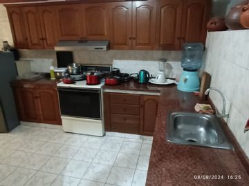 VENDO AMPLIO DEPARTAMENTO EN LINCE